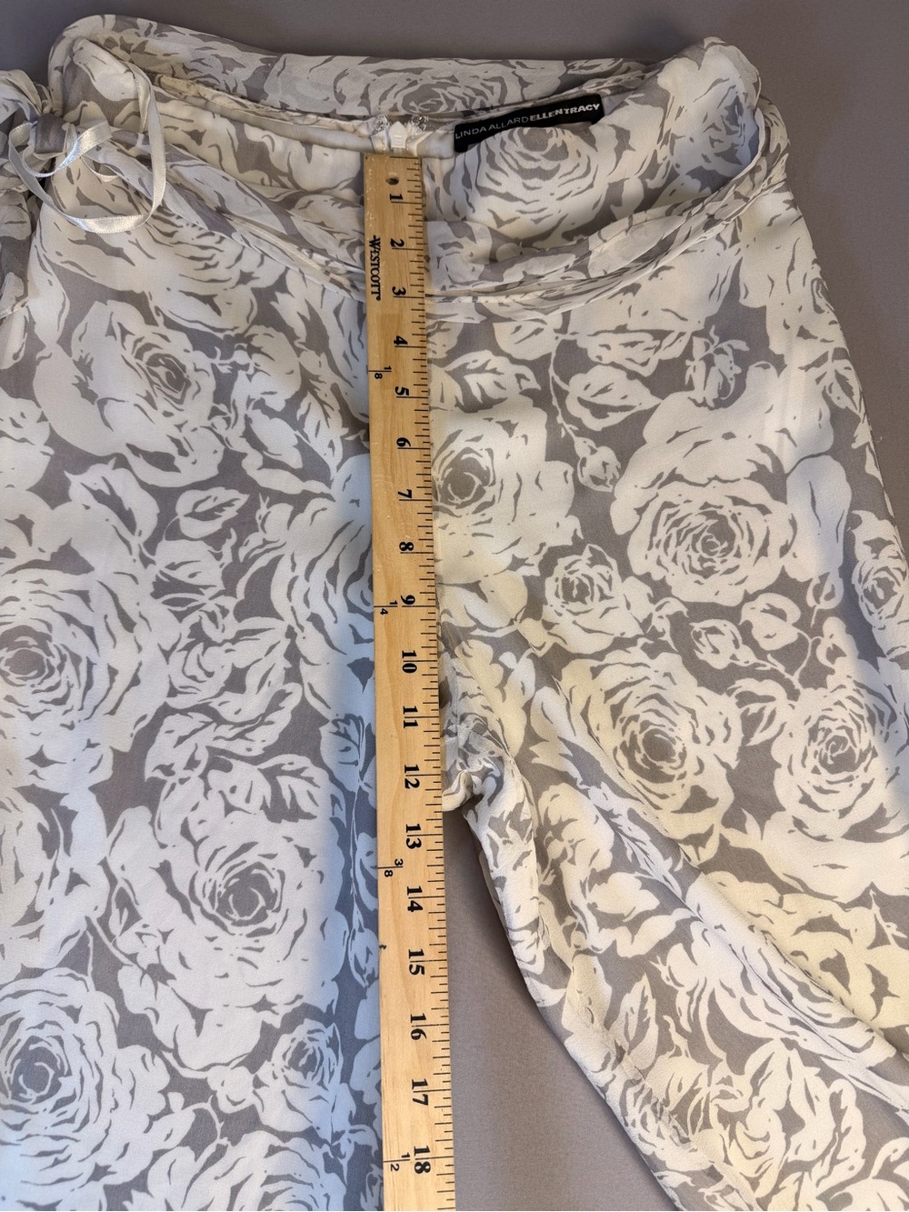 Linda Allard Ellen Tracy Size 2 100% Silk Pants Vintage Grey and White Floral - Picture 7 of 13